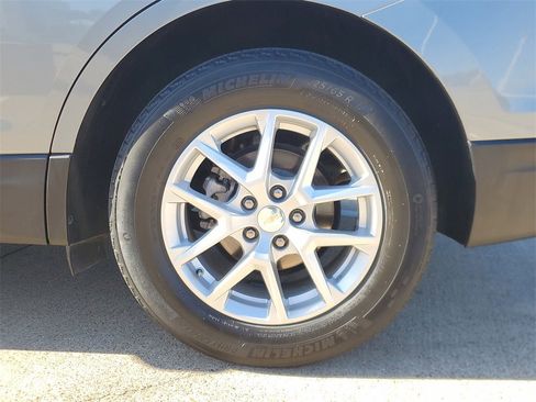 Used 2023 Chevrolet Equinox LS image 7