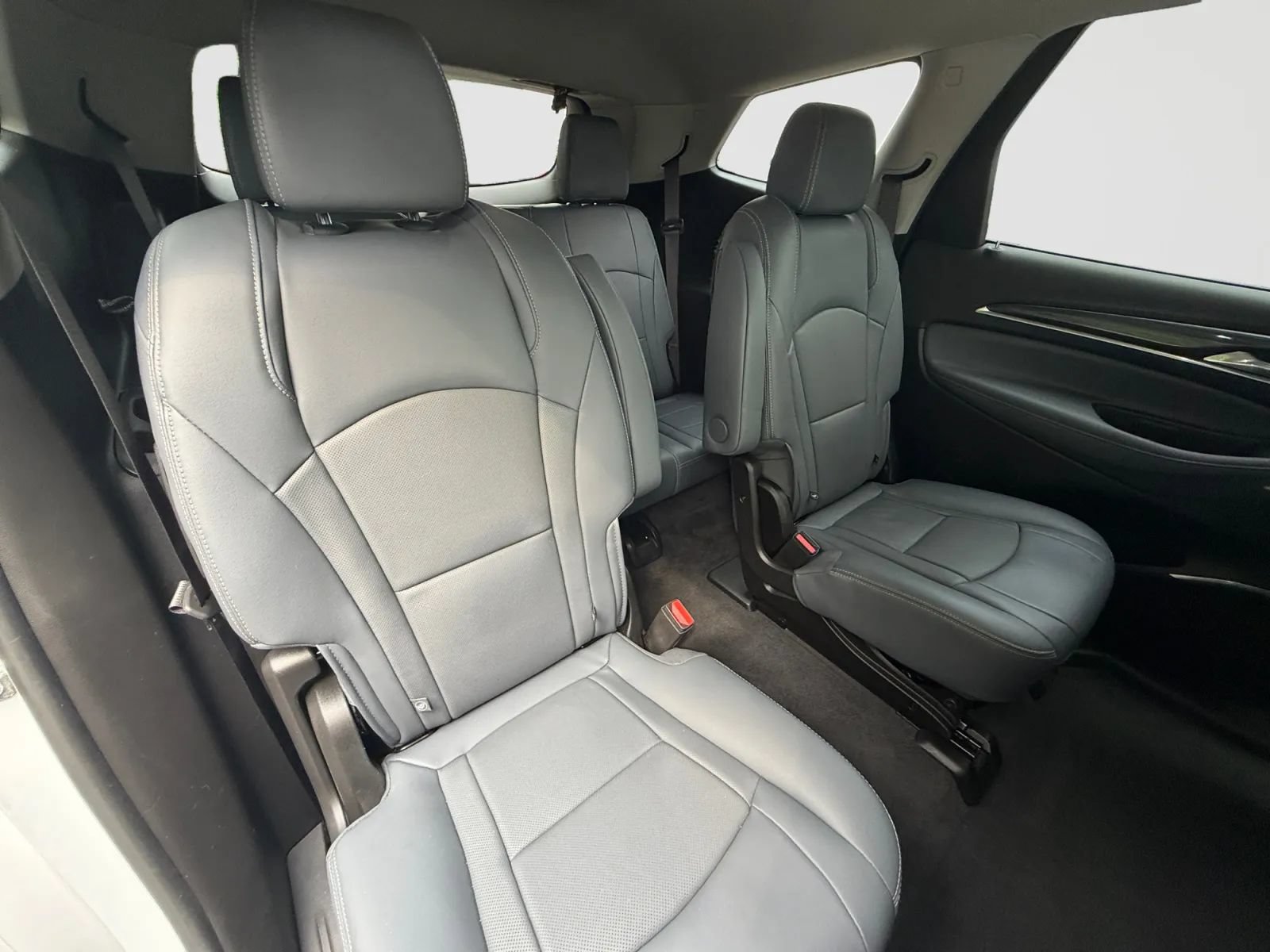 Used 2020 Buick Enclave Essence w/ Sound and Sites Package AWD/4WD image 19