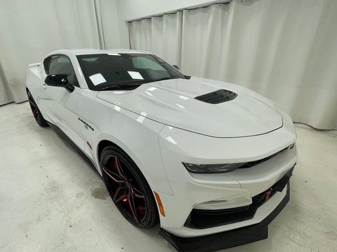 Used 2020 Chevrolet Camaro SS image 3