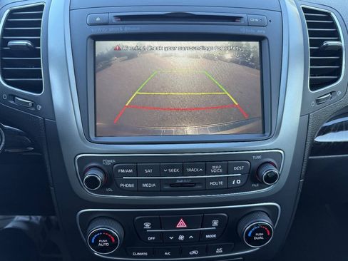 Used 2015 Kia Sorento SX AWD/4WD image 25