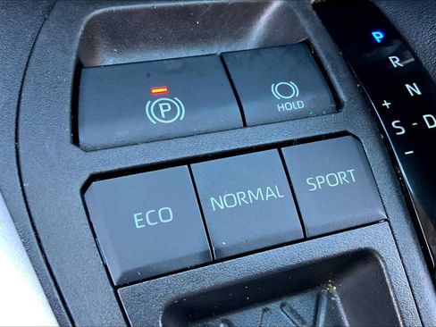 Used 2022 Toyota RAV4 XLE Premium FWD image 34