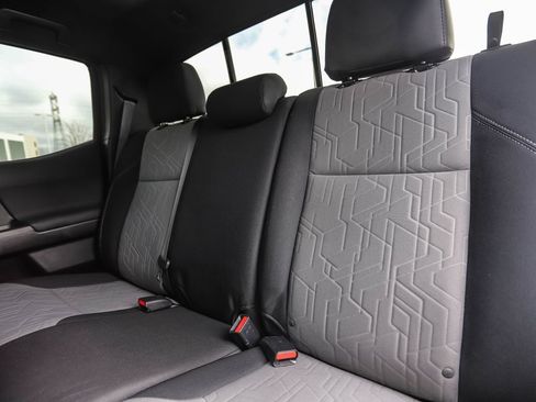 Used 2021 Toyota Tacoma TRD Sport w/ Technology Package image 21