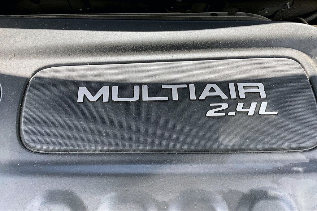 Used 2015 Jeep Cherokee Latitude FWD image 28