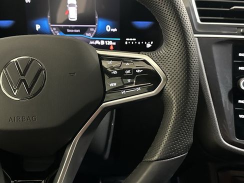 Certified 2024 Volkswagen Tiguan SE R-Line image 31
