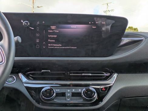 Used 2024 Buick Envista Sport Touring image 17