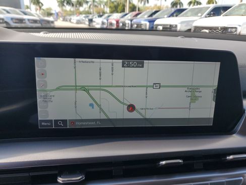 Used 2024 Kia Telluride LX image 10