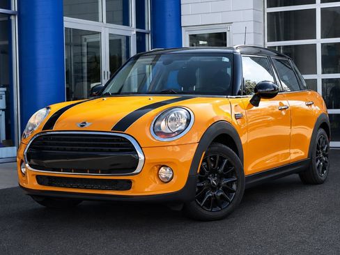 Used 2016 MINI Cooper 4-Door Hardtop FWD image 1