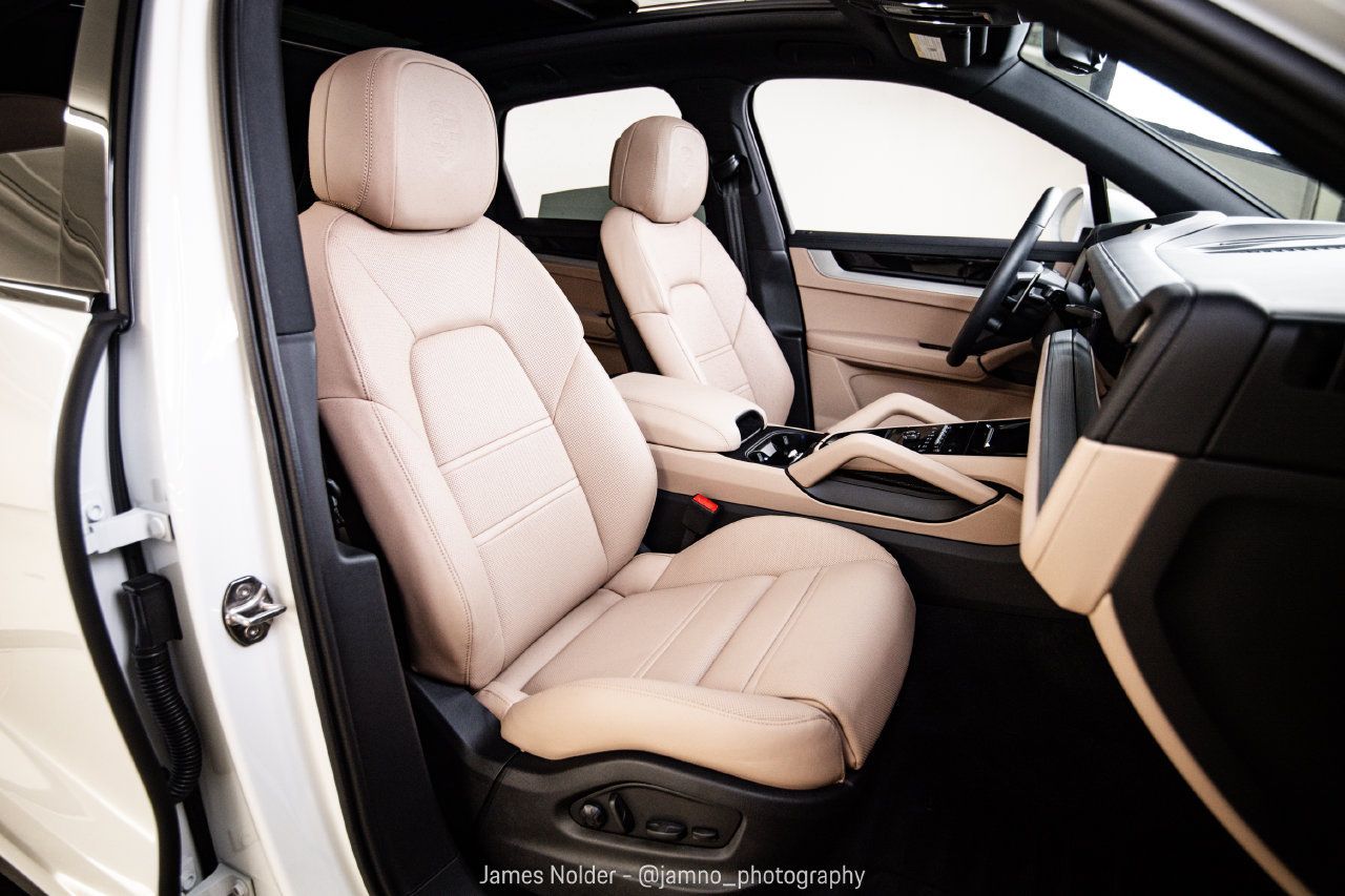 Certified 2026 Porsche Cayenne AWD/4WD image 30