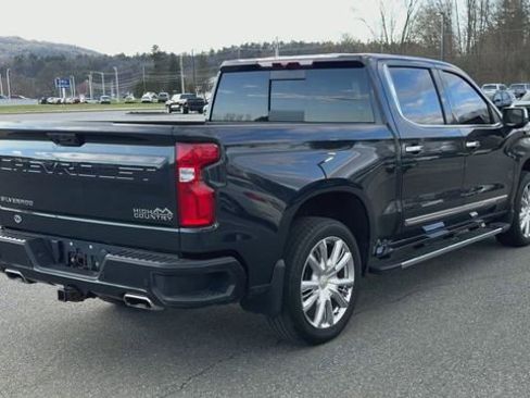 Used 2022 Chevrolet Silverado 1500 High Country w/ High Country Premium Package AWD/4WD image 8
