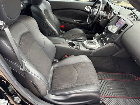 Used 2020 Nissan 370Z Touring Sport image 17