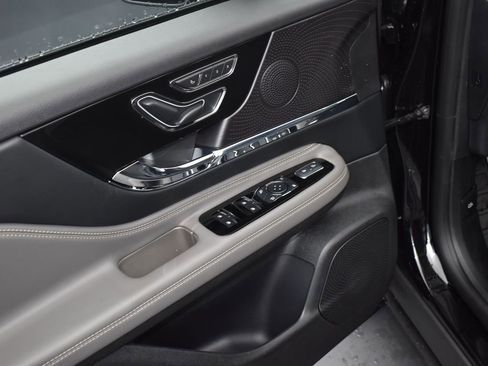 New 2026 Lincoln Corsair Grand Touring image 9