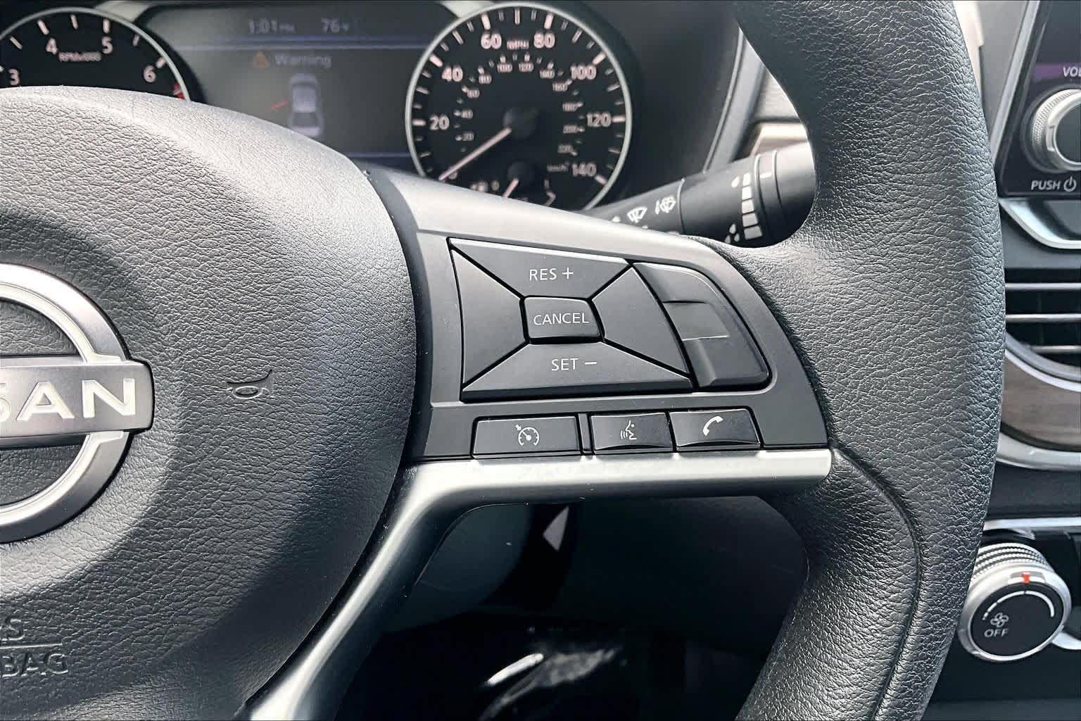 Used 2024 Nissan Altima 2.5 SV FWD image 25