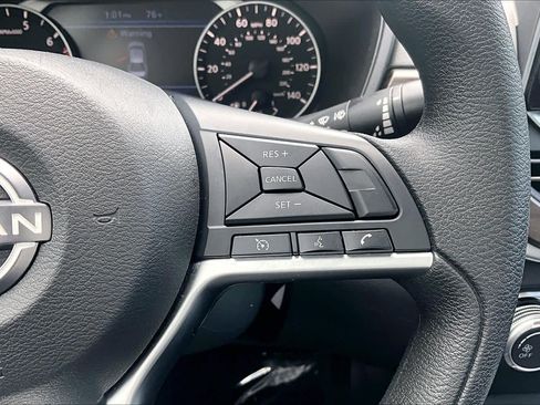 Used 2024 Nissan Altima 2.5 SV FWD image 25