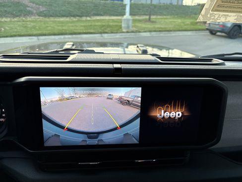 Certified 2025 Jeep Wrangler Sport image 28