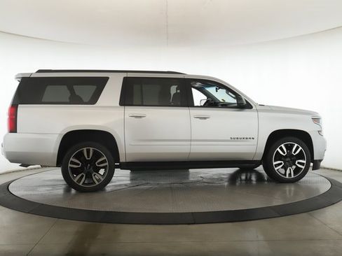 Used 2019 Chevrolet Suburban Premier image 6