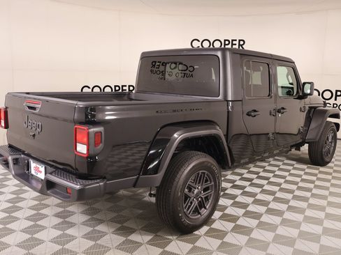 Used 2025 Jeep Gladiator Sport AWD/4WD image 20