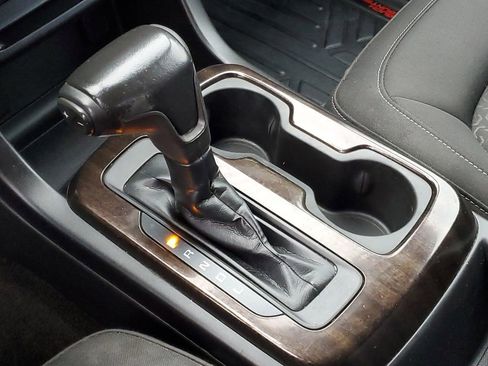 Used 2018 GMC Canyon SLE w/ SLE Convenience Package image 19