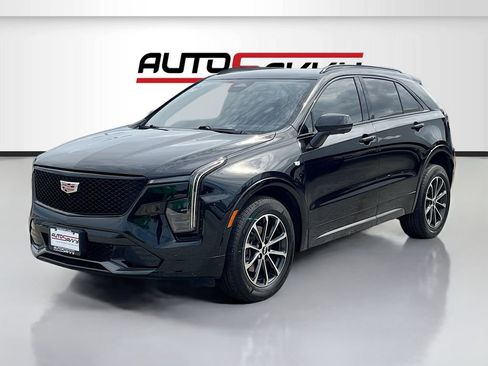 Used 2025 Cadillac XT4 Sport w/ Cold Weather Package FWD image 3