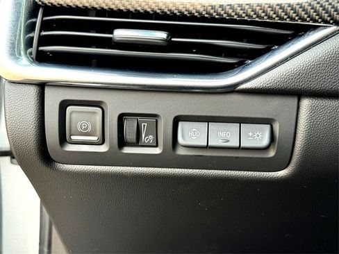 Used 2023 Cadillac XT4 Sport image 17