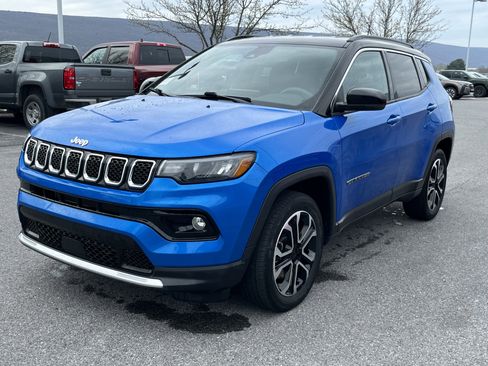Used 2023 Jeep Compass Limited AWD/4WD image 7
