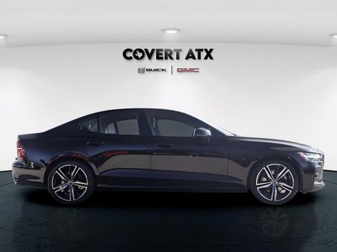 Used 2022 Volvo S60 B5 R-Design w/ Climate Package image 8