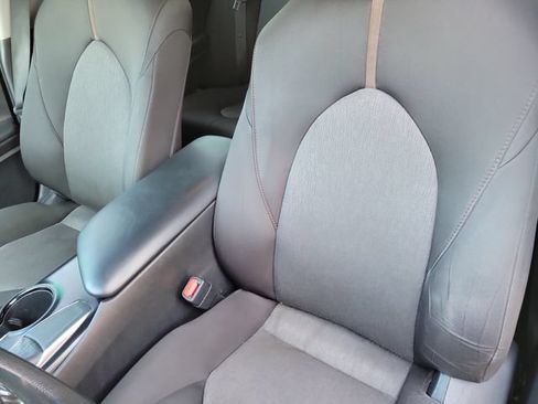 Used 2019 Toyota Camry LE FWD image 11