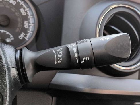 Used 2019 Toyota Tacoma TRD Sport image 25