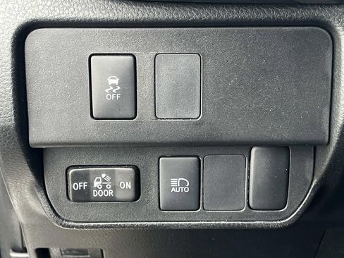 Used 2023 Toyota Tacoma SR5 w/ Technology Package image 25