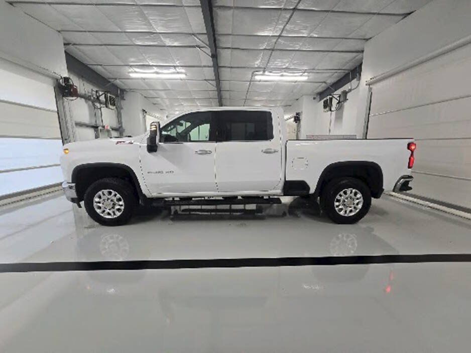 Used 2022 Chevrolet Silverado 2500 LTZ w/ LTZ Plus Package AWD/4WD image 6