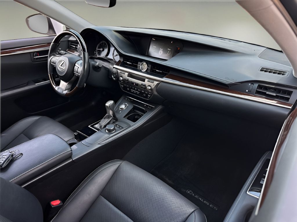 Used 2017 Lexus ES 350 w/ Premium Package FWD image 23