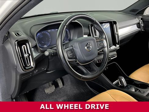 Used 2019 Volvo XC40 T5 Momentum AWD/4WD image 17
