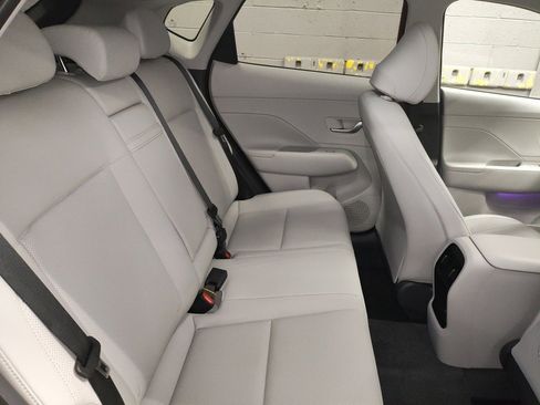 Used 2024 Hyundai Kona Limited image 12