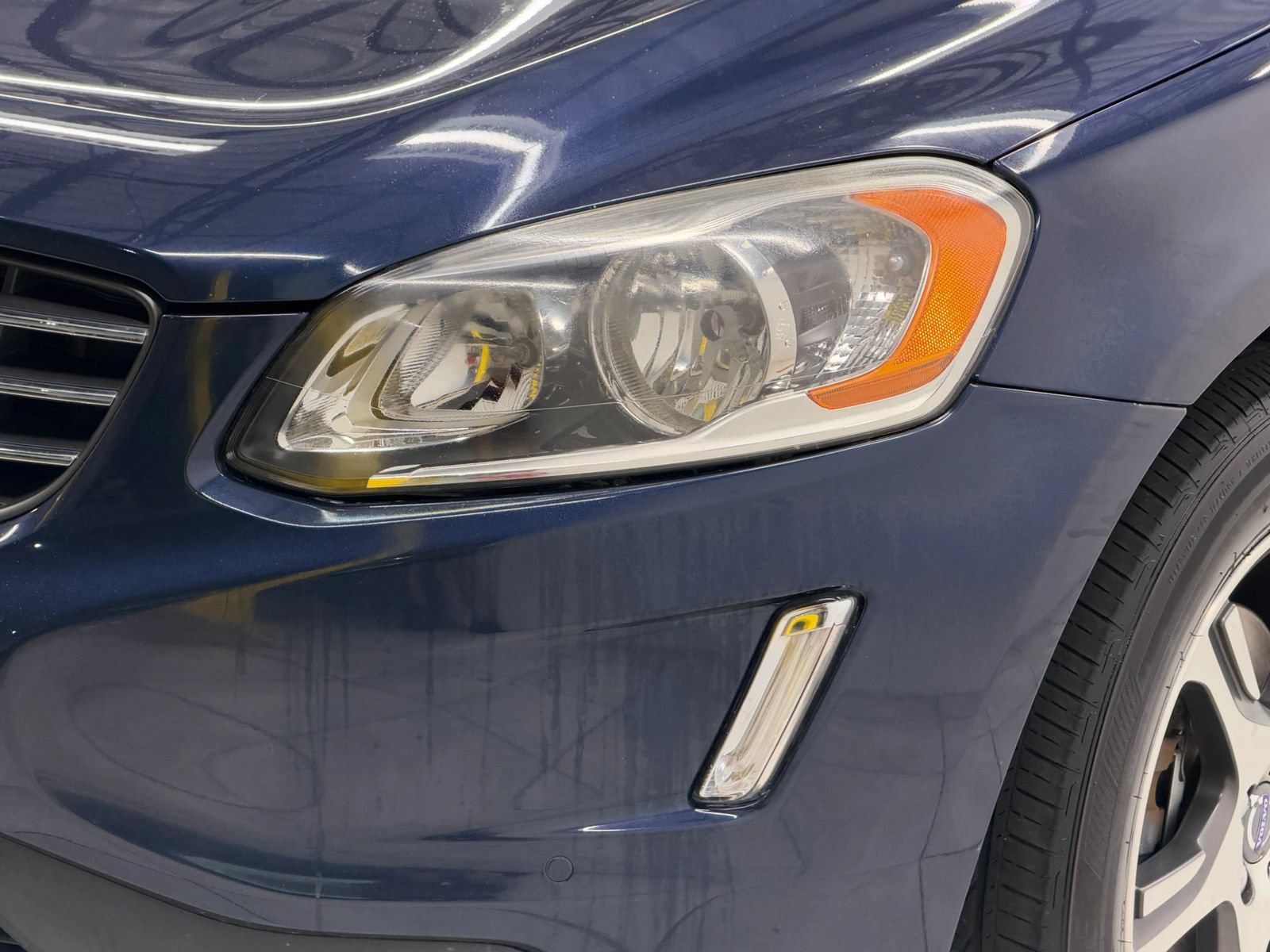 Used 2015 Volvo XC60 T6 AWD/4WD image 4