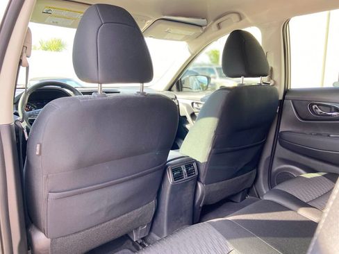 Used 2019 Nissan Rogue SV FWD image 20