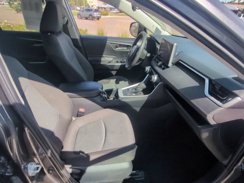 Used 2025 Toyota RAV4 XLE AWD/4WD image 28