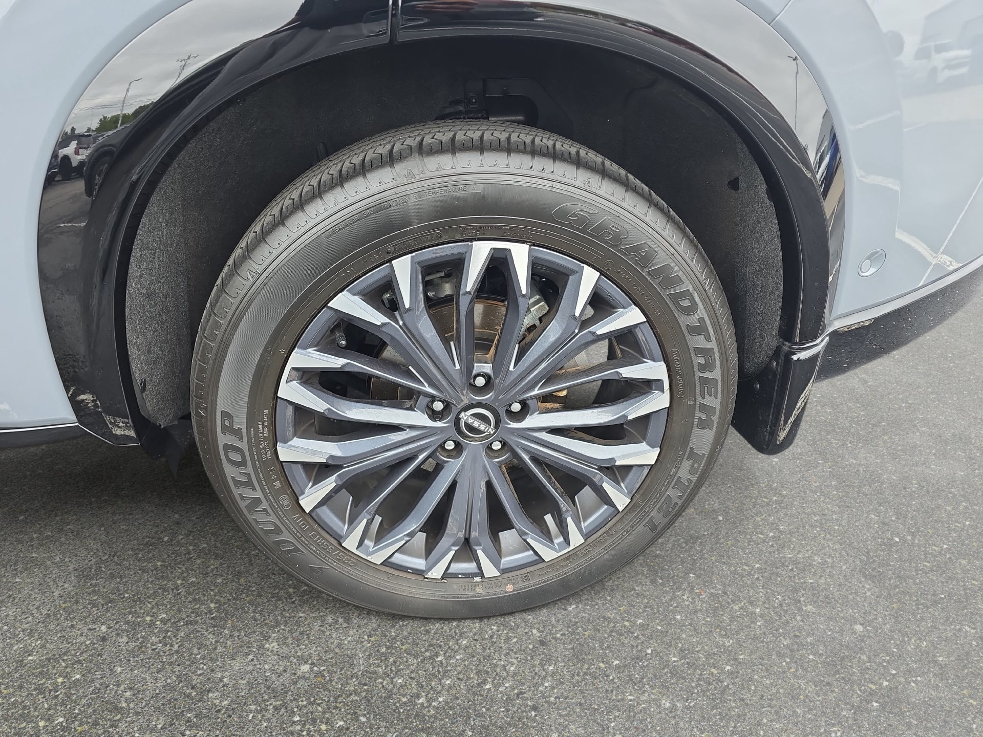 Used 2025 Nissan Rogue Platinum FWD image 32