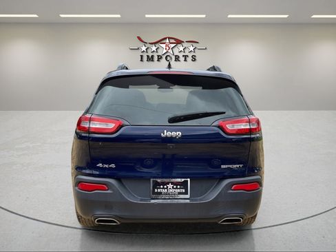 Used 2016 Jeep Cherokee Sport w/ Cold Weather Group AWD/4WD image 4