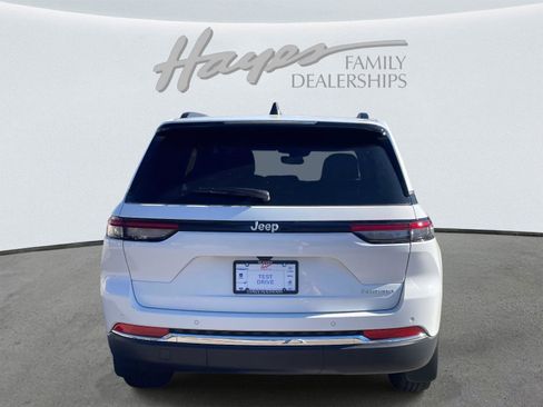 Used 2024 Jeep Grand Cherokee Laredo w/ MOPAR Finishing Package image 32