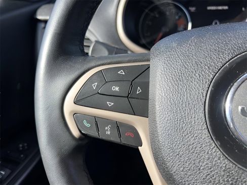 Used 2016 Jeep Cherokee Limited image 28