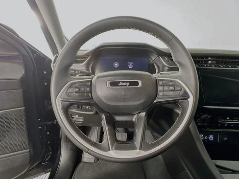 Used 2023 Jeep Grand Cherokee L Laredo AWD/4WD image 12