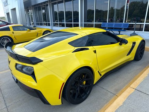 Used 2016 Chevrolet Corvette Z06 w/ 2LZ Preferred Equipment Group RWD image 5
