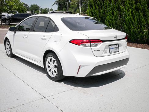 Used 2022 Toyota Corolla LE FWD image 8