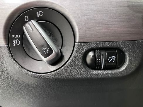 Used 2016 Volkswagen Jetta Sport image 35