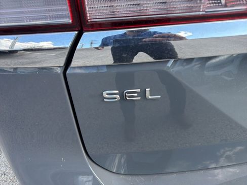 Certified 2025 Volkswagen Atlas SEL AWD/4WD image 11