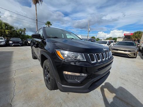 Used 2018 Jeep Compass Sport w/ Tech Group AWD/4WD image 13