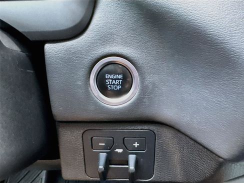 Used 2022 Toyota Tundra Platinum AWD/4WD image 12
