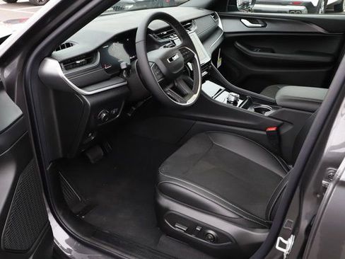 New 2025 Jeep Grand Cherokee L Altitude AWD/4WD image 10