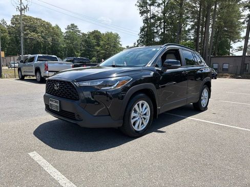 Used 2023 Toyota Corolla Cross LE w/ Moonroof Package AWD/4WD image 2