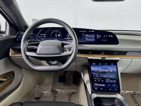 Used 2024 Lucid Air Pure RWD image 10