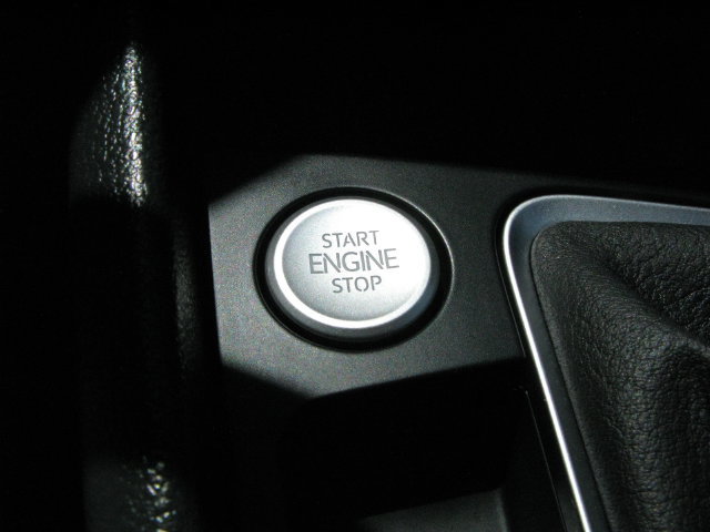 Used 2023 Volkswagen Jetta SE w/ Panoramic Sunroof Package FWD image 21
